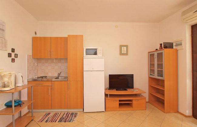 Apartment 21 - Photo 15