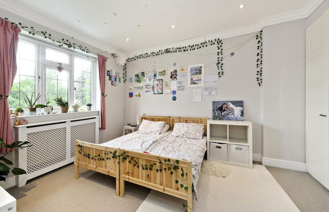 Spacious 7 Bedroom Family Home Barnes - Foto 15