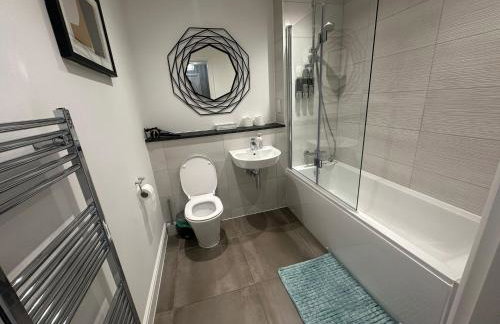 Lovely 2 bedroom 2 bathroom Apartment - Photo 28