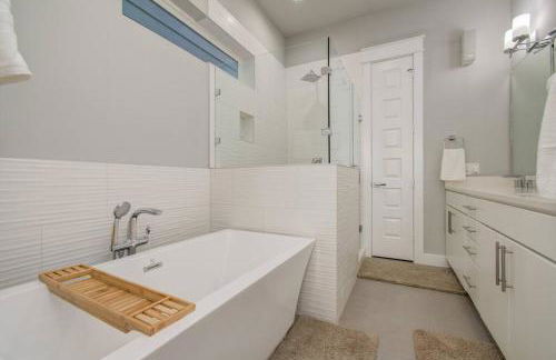 Luxurious Med Cntr/NRG Townhome - Photo 4