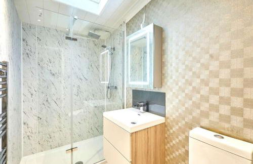 Enzo's Lodge with Hot Tub - Foto 24