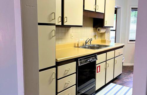 Surf Shack- North Muskegon Oasis - Foto 20