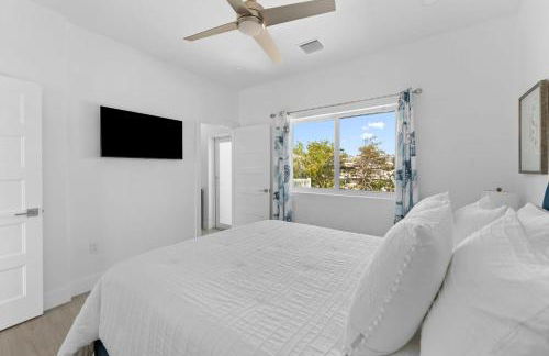 Blue Pearl New Waterfront Haven with Heated Pool ,70 Foot Dock, and More! - Foto 67