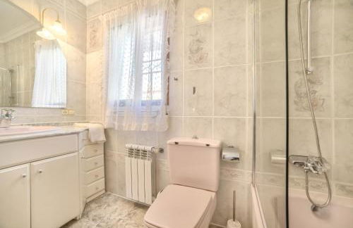 Villa Garrofer - PlusHolidays - Photo 25