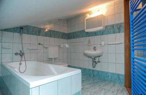 Apartments with swimming pool Caska, Pag - 3085 - Photo 40