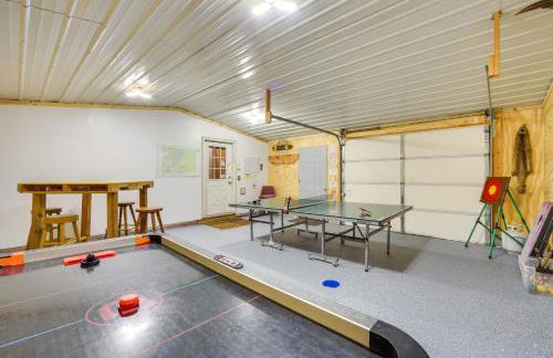 Cozy Birchwood Retreat on UTV Trail with Hot Tub! - Foto 26