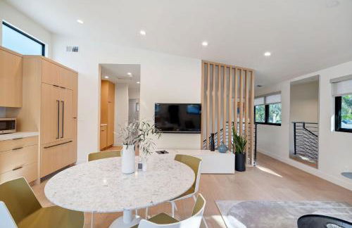 Dazzling Modern Home Close to Downtown Palo Alto and Stanford - Photo 12