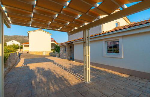 Villa Mirage with Private Heated Pool - Photo 27