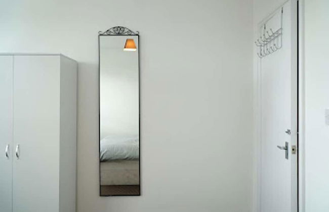 Clean, Spacious 2-bed Apartment in Brierley Hill - Foto 3