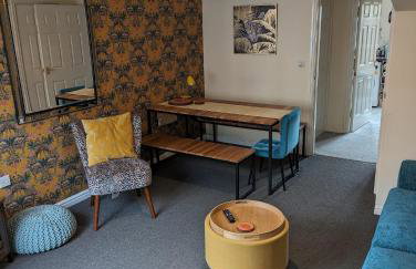 Modern 3 bedroom home *EVcharging* Garden, Parking - Photo 17