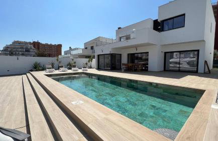 Villa con piscina y vistas canal AV-44 - Foto 2