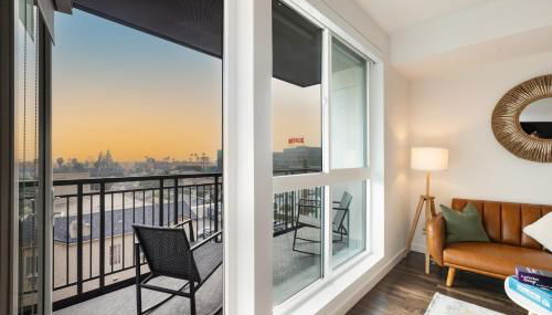 Beautiful 1BR Apt in Hollywood w Pool and Parking - Foto 2