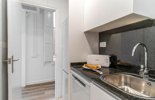 AB Poble Sec - Plaza España - Foto 43
