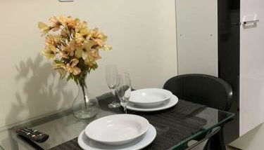 Kitnet203 centro, com linda vista janela, tv smart - Foto 3