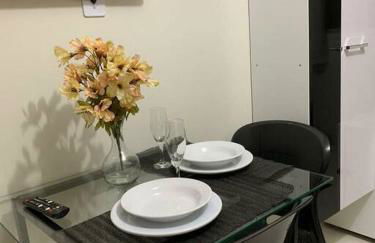 Kitnet203 centro, com linda vista janela, tv smart - Foto 3