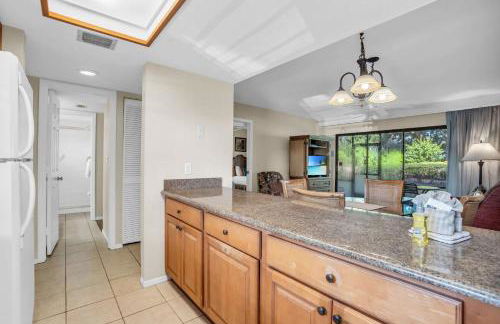 Walk From Lanai to Pool and More - Photo 11