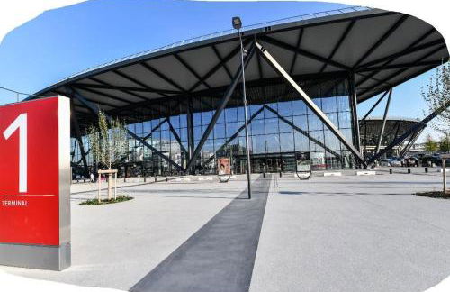 Studio de charme pour séjour tranquille à deux - Groupama Stadium - LDLC Aréna - Fiducial Astéria - Eurexpo - Aéroport St Exupéry - Base nautique du Grand Large - Foto 34