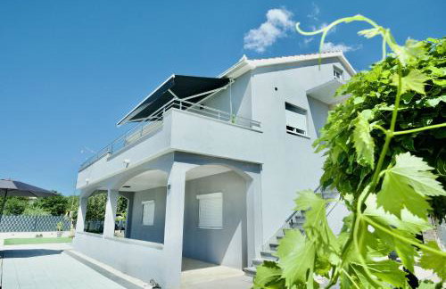 Apartment Mario - with pool - Foto 22