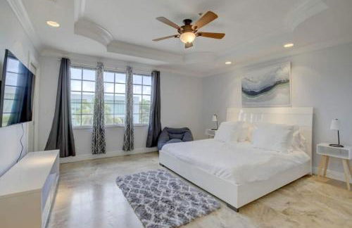 Private Patio Cali King Bed Walk to Las Olas - Foto 12