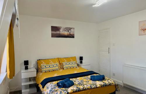 Modern Elegant Home - Photo 21