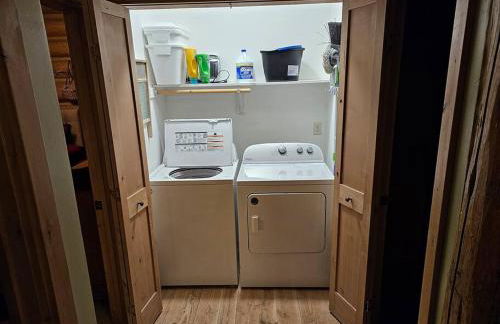 Moose Mtn Lodge/Luxury Cabin/Hot Tub/Fireplace - Foto 17