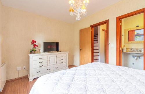 Linda casa em Canela - Jardim, Lareira e Conforto! - Foto 21