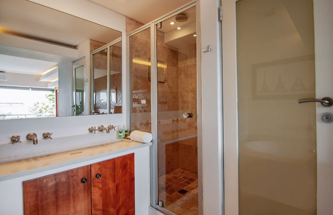 Clifton YOLO Spaces – Clifton Beachfront Executive - Photo 20