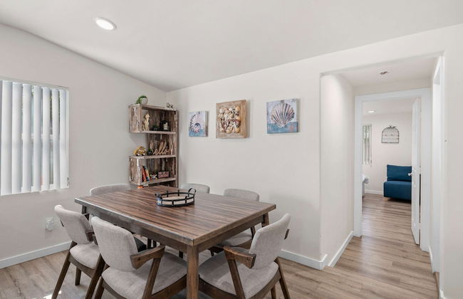 Charming Escape With Stylish Decor Outdoor Space - Foto 9