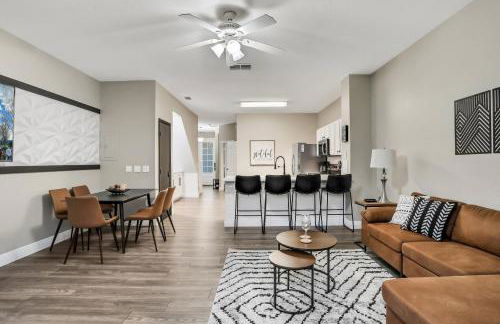 Elegant Townhome w Water Park near Disney Parks - Foto 7