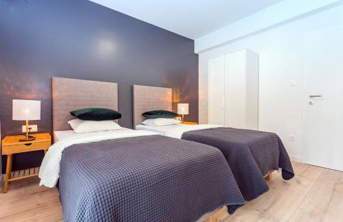 VILLA ALMIC with heated pool, 5 bedrooms, Gaming room, a multi-use playground court - Photo 34