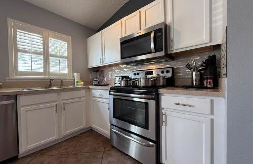 Near Disney, Private South Facing Pool, Star Wars Arcade Theater, 3 King Beds - Photo 31