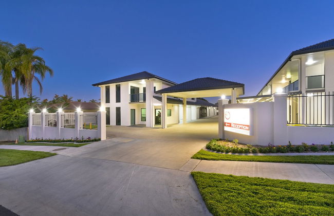 Apartments on Palmer - Photo 1