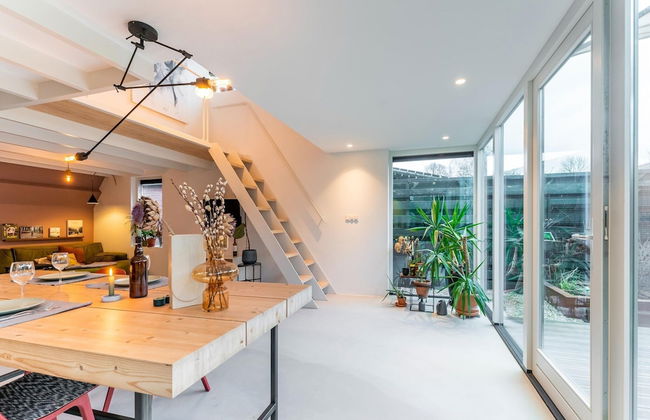 Stylish Holiday Home With Private Garden - Photo 19