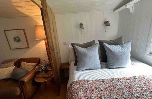 Cornwall Woodland Shepherd's Hut with Hot Tub - Deirdres Hut - Foto 20