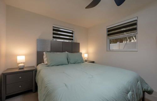 Home With Heated Pool Near Beaches - Foto 25