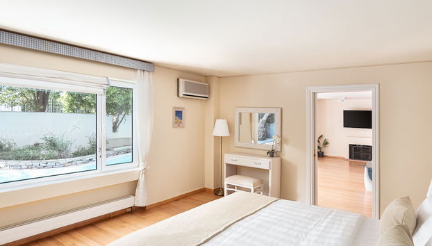 Elaia Mega Mansion - Photo 2, Room