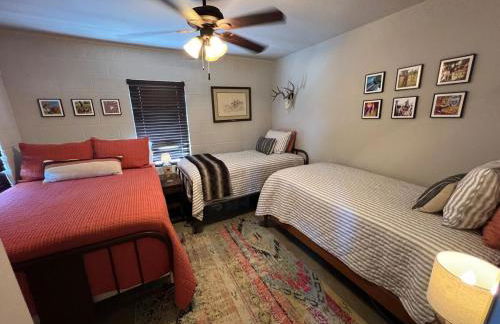 Creekside Cabin in Llano Ideal for a Weekend Getaway in Texas Hill Country - Foto 11