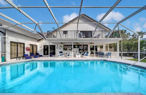 Lake Luxe Equine, Waterfront, Screened-in Pool, Hot Tub - Lake Views! Hosted By Relaxtay - Foto 16