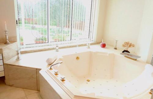 Luxurious private 100sqm studio with infinity pool - Foto 4