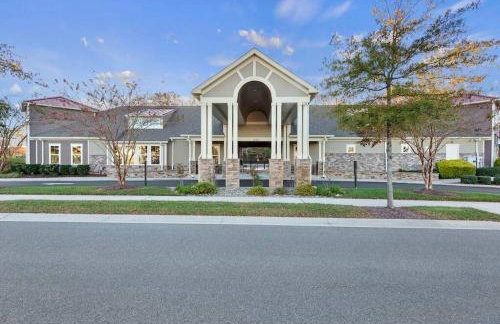 Modern Townhouse with Pool Gym & Tennis Near Beach - Foto 25