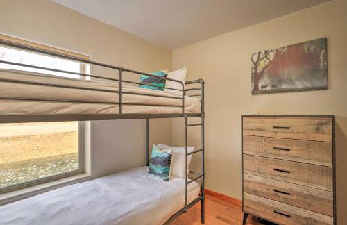 Secluded Cabin with Hot Tub, Game Room and Views! - Foto 20