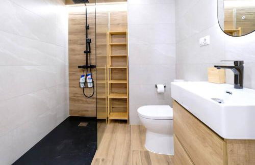 Piso muy moderno y céntrico - Foto 9