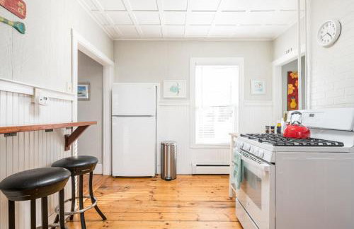 Arlies Digs One Block To Willard Beach - Foto 37