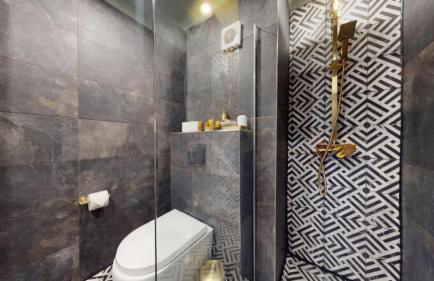 Stunning Hyde Park Home with Private Balcony & Lift Elevator Access - Foto 21