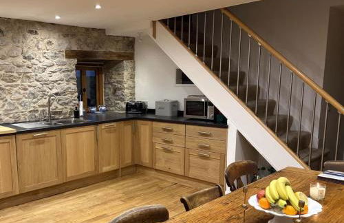 Stunning Converted Granary in Heart of St Davids - Photo 25