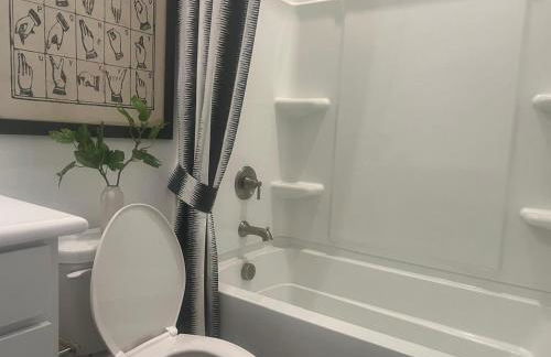 Family-Friendly 3BR Escape Work, Play, Relax! - Foto 14