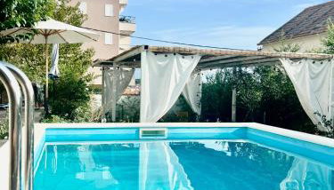 Summer Apartment - Photo 1