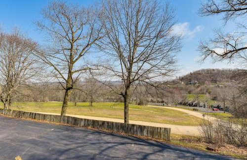 Galena Townhome with Deck and Golf Course View! - Foto 24