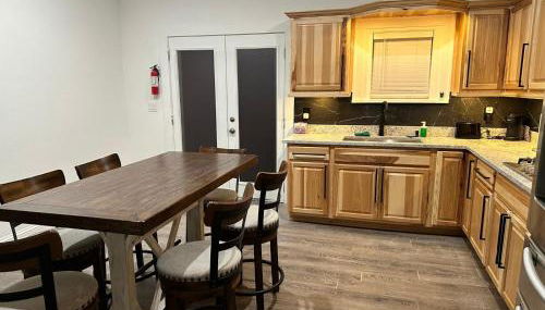 #1 - 5BR 1BA - Unit A - Private Entire Home - WiFi - Foto 5