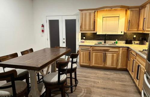 #1 - 5BR 1BA - Unit A - Private Entire Home - WiFi - Foto 5